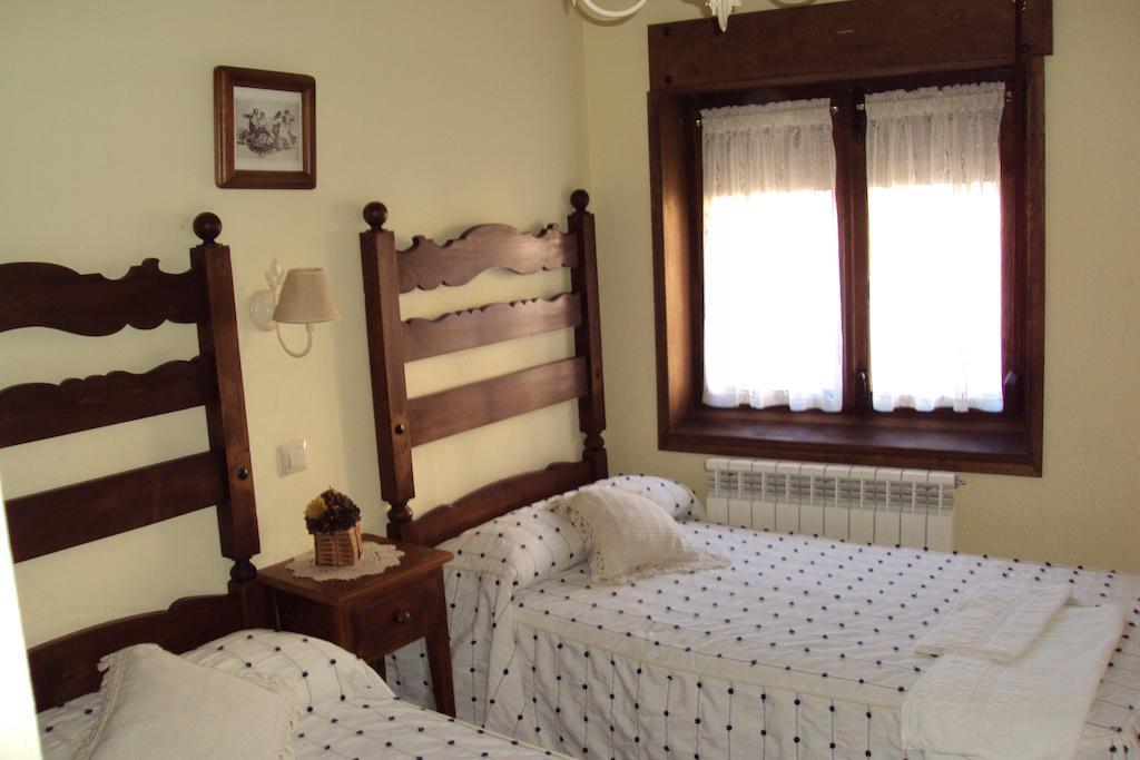 Artesano I Y III Casa de hóspedes Navarredonda de Gredos Quarto foto